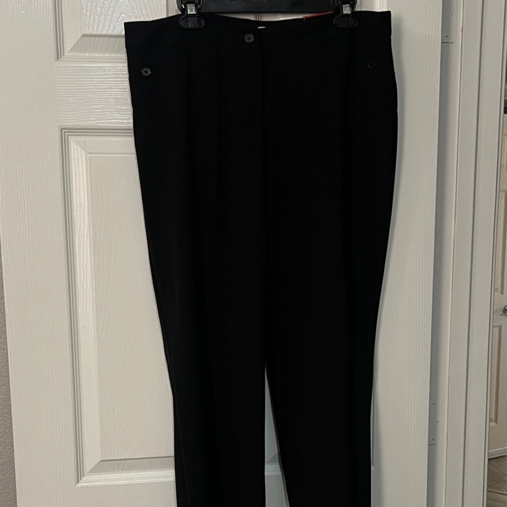 Studio 1940 Women's Elegant Black Straight Leg Pants/Slacks NWT retail $37
